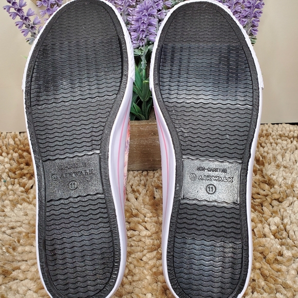 SOLD✅️Women floral sneakers - Picture 4 of 7